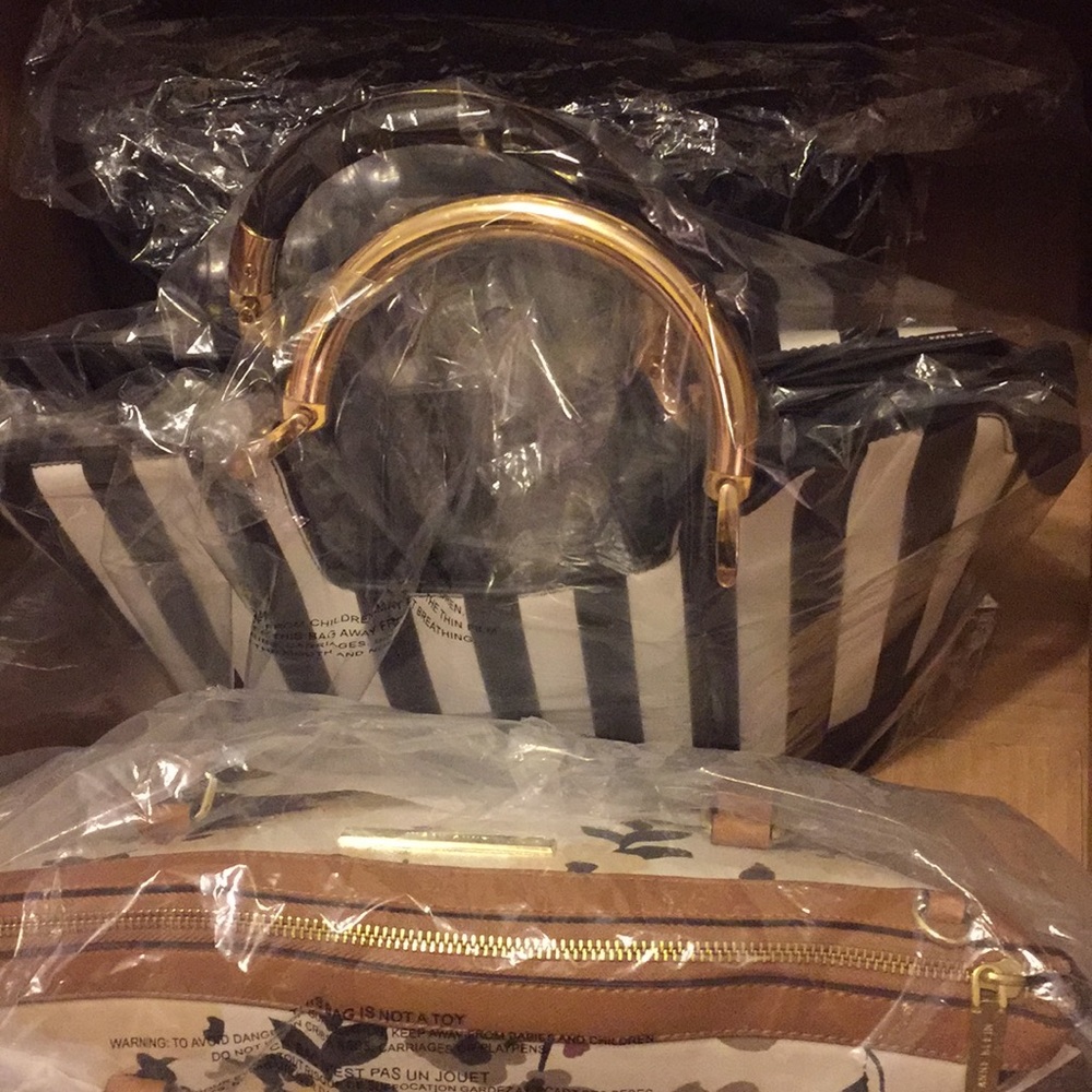 Donated!! ! Like New Black and White Satchel - Picture 6 of 6